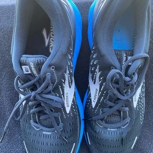 Brooks Ghost Black and Blue Sneakers new Ghost 13